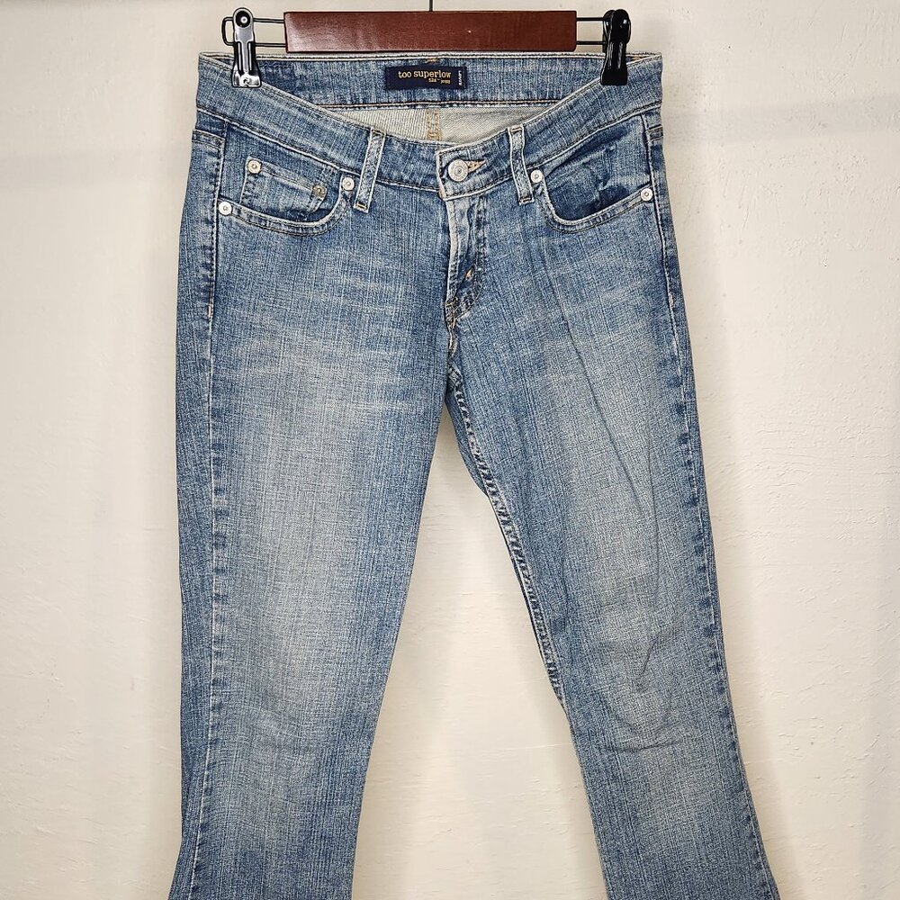 Levi’s 524 Too Superlow Bootcut Jeans – Size 5M – Light Wash